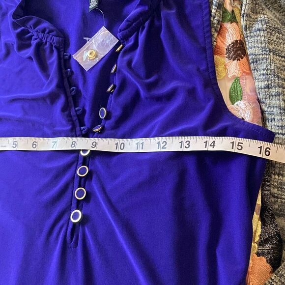 NWT White House Black Market WHBM Purple ruffle sleeve button top XS - Picture 6 of 6